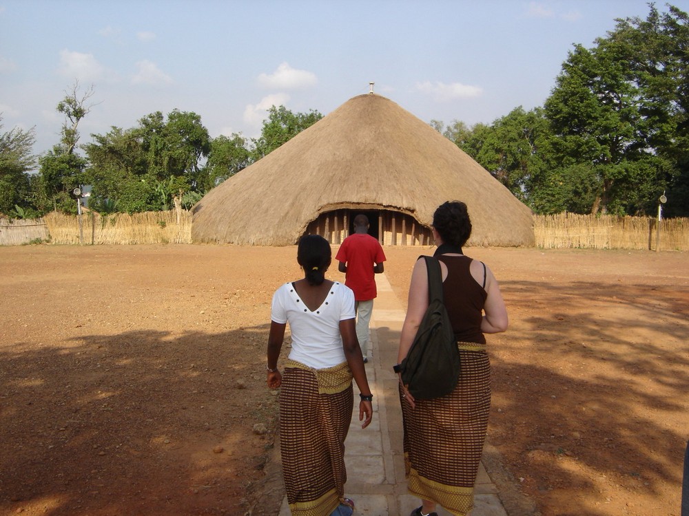 Nằm trên một sườn đồi ở tỉnh Kasubi, Uganda, khu  lăng mộ Bunganda, còn gọi là lăng mộ Kasubi, là nơi yên nghỉ của bốn vị vua trị vì vương quốc Bunganda - tiền thân của đất nước Uganda ngày nay. Ảnh: Wikipedia.