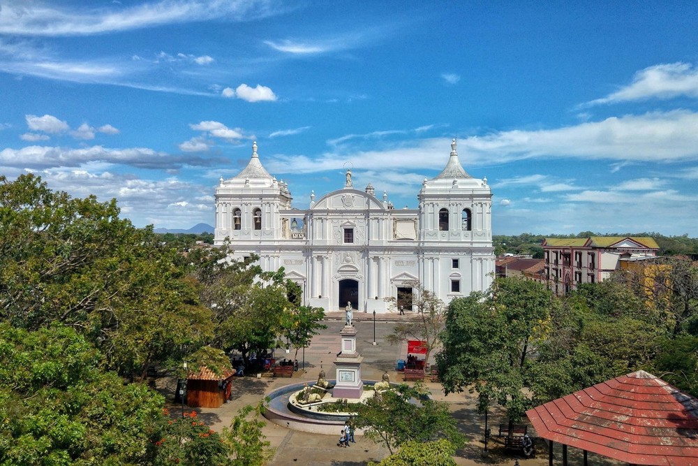 Nằm ở thành phố cổ Leon của Nicaragua,  nhà thờ chính tòa Leon được coi là nhà thờ cổ bề thế và nổi tiếng nhất khu vực Trung Mỹ. Ảnh: Could Have Stayed Home.