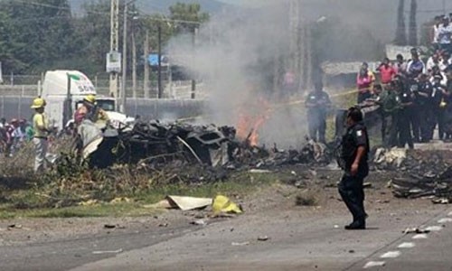 Mexico: Máy bay rơi, năm người chết