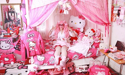 Gặp cô nàng mê Hello Kitty điên cuồng