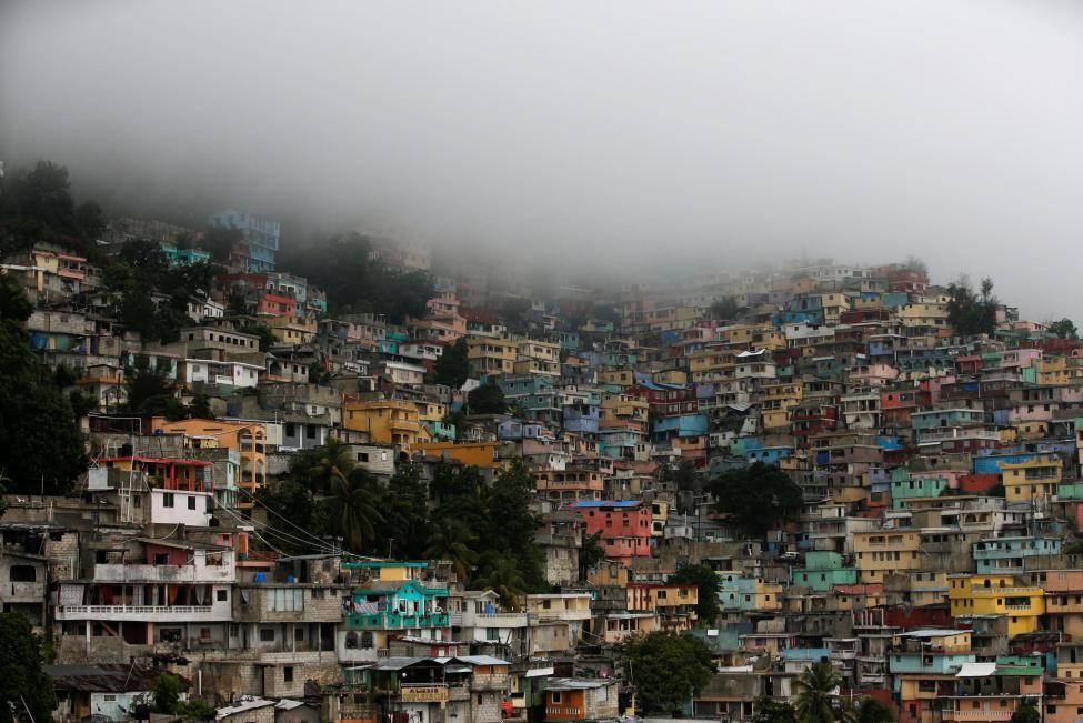 Cảnh tượng khi  siêu bão Matthew đổ bộ Port-au-Prince, Haiti.