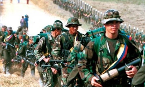 Lực lượng nổi dậy FARC bắt đầu giao vũ khí cho chính phủ Colombia