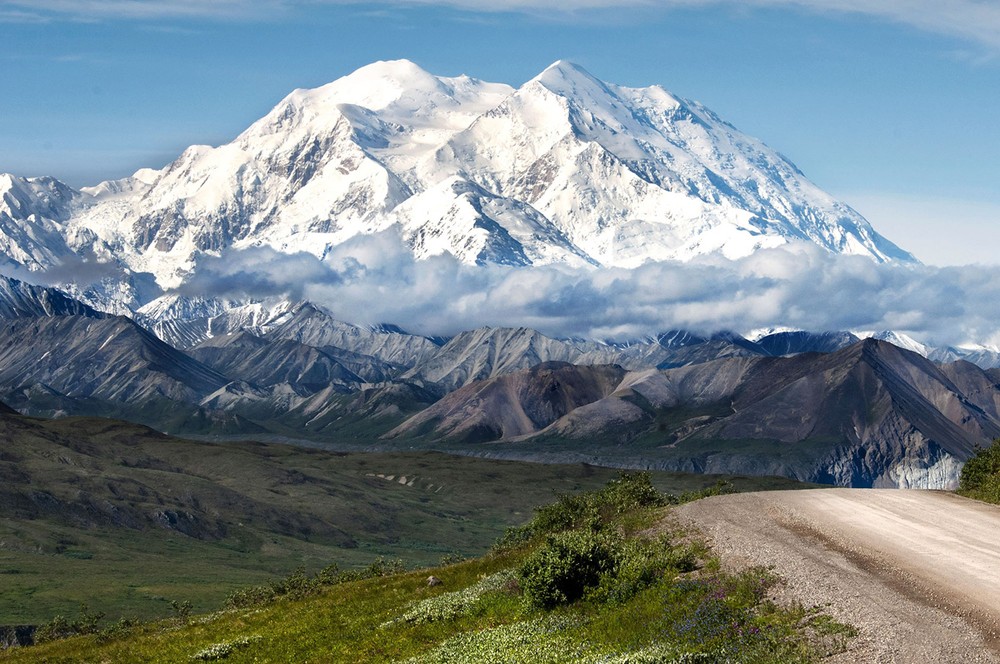 Ngày 30/3/1867, Mỹ đã mua lại vùng Alaska từ Nga với số tiền 7,2 triệu USD. Sau đó, vào năm 1959, vùng lãnh thổ này chính thức trở thành bang thứ 49 của Mỹ. Hình ảnh chụp ở Vườn quốc gia và khu bảo tồn Denali ở bang Alaska. Ảnh The Atlantic