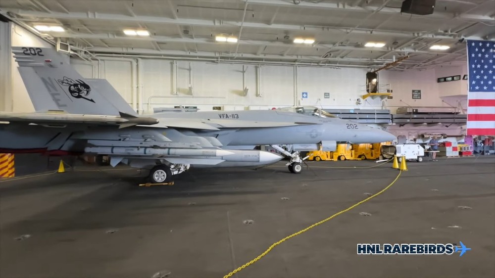 Khả năng  tiêm kích hạm F/A-18E/F Super Hornet của Hải quân Mỹ sử dụng tên lửa AIM-174 cho nhiệm vụ diệt tên lửa đạn đạo và vệ tinh quỹ đạo thấp đang được nhắc tới khi vai trò không chiến tầm xa có vẻ còn quá lãng phí tính năng.