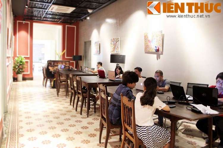 Co-working space (mô hình văn phòng làm việc chung) mang tên Toong (Tổ Ong) ra đời và tạo ra một không gian làm việc và học tập cho  giới trẻ Hà thành.