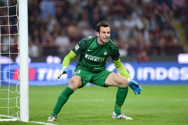 Samir Handanovic chính là  thủ môn xuất sắc nhất nửa đầu mùa giải Serie A . Thủ thành của CLB Inter Milan đã thể hiện một phong độ vô cùng chói sáng.