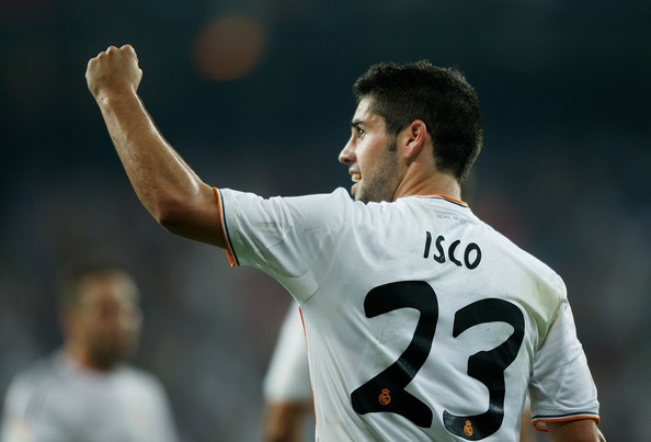 Isco hiện rơi vào tình trạng thất sủng tại CLB Real Madrid khi dính vào những rắc rối xung quanh thái độ phản ứng với quyết định của huấn luyện viên Zinedine Zidane. Chính việc này đã khiến tiền vệ mang áo số 23 này thường xuyên mài đũng quần trên băng ghế dự bị, trầm trọng hơn đó là không có tên trong đội hình xuất phát.