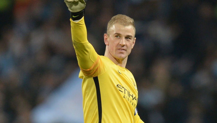 Đứng trong khung gỗ của đội hình tiêu biểu  tứ kết UEFA Champions League không ai xứng đáng hơn thủ thành Joe Hart của Man City. Man City sẽ không thể nào vượt qua được Paris Saint Germain nếu như không có sự xuất sắc của thủ thành Joe Hart. Bản thân thủ môn người Anh đã có ít nhất bốn pha cản phá ấn tượng, trong đó đáng chú ý là hai lần bay người cứu thua sau những pha dứt điểm của Ibrahimovic.