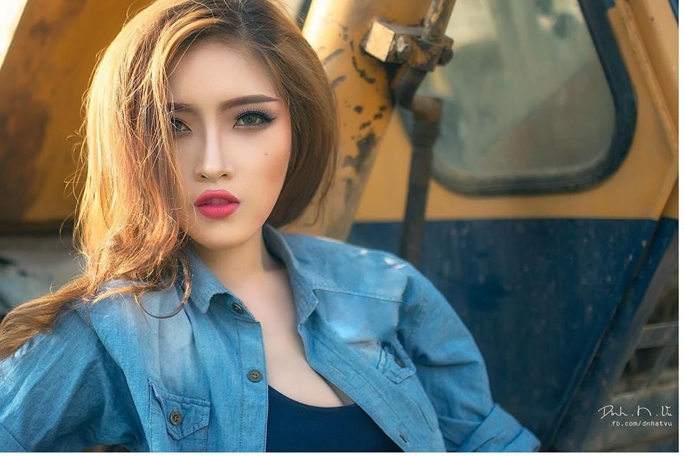 Xinh đẹp lại giỏi giang, cô nàng hot girl Sài thành tên Thảo My khiến mọi người xung quanh vô cùng ngưỡng mộ và hướng mắt ngắm nhìn.