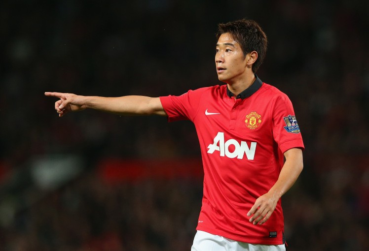 Với tài năng của mình, Shinji Kagawa đã khiến HLV lão làng Sir Alex Ferguson phải chi ra tới 17 triệu bảng để đưa anh về MU. Ngay mùa giải đầu tiên, ngôi  sao bóng đá người Nhật góp công không nhỏ vào danh hiệu vô địch Premier League lần thứ 19 của Quỷ đỏ.