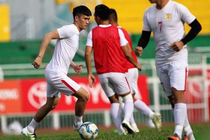 CLB bóng đá TP HCM được chú ý không chỉ bởi là tân binh của V.League 2017 mà còn chính bởi quyết định bổ nhiệm cựu tiền vệ của ĐTQG Việt Nam là Lê  Công Vinh vào vị trí quyền chủ tịch của đội bóng này.