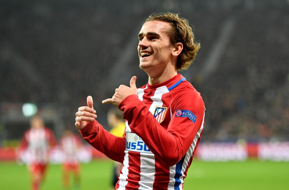 Griezmann sẽ ở lại Atletico Madrid: Hai nguồn tin c huyển nhượng bóng đá mới nhất, uy tín của El Pais và AS số ra hôm nay (09/04, theo giờ địa phương) xác nhận thông tin, ban lãnh đạo Atletico Madrid đã mở cuộc nói chuyện với Antoine Griezmann và người đại diện, về tương lai của tiền đạo này và mọi chuyện diễn ra khá thuận lợi. Griezmann đang hưởng lương 7 triệu euro/mùa tại câu lạc bộ, và nếu đồng ý ký mới vào hợp đồng, mức lương của anh sẽ là 10 triệu euro/mùa. Ảnh: AS.