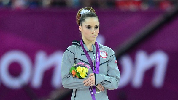 McKayla Maroney là  mỹ nữ thể thao, hoa khôi thể dục dụng cụ của đoàn thể thao Mỹ được cả thế giới nhớ mặt, gọi tên với hành động kì quặc tại Olympic 2012 được tổ chức tại Anh. Cụ thể, nữ VĐV 9X này đã thể hiện vẻ mặt rất khó chịu khi đứng trên bục nhận giải vì không hài lòng với kết quả thi đấu. Khoảnh khắc này đã được cánh phóng viên chụp lại và vẻ mặt của McKayla Maroney đã bất ngờ trở nên nổi tiếng.