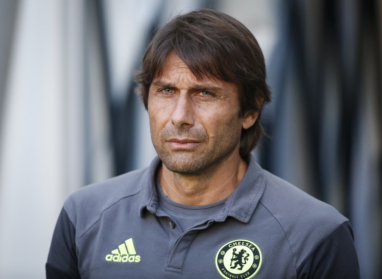 Rời Chelsea, Conte đi đâu? Theo thông tin  chuyển nhượng bóng đá mới nhất từ tờ Arab News, Conte tiết lộ với bạn bè của mình rằng ông đã rất hối hận vì không rời Stamford Bridge vào cuối mùa trước. Ngoài ra, chiến lược gia người Italia còn cho biết ông là ứng cử viên số một thay thế HLV Unai Emery của PSG ở mùa giải tới. Ảnh: Arab News