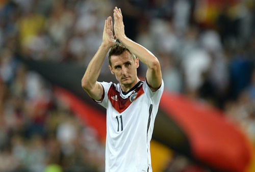 1. Miroslav Klose (ĐT Đức, 16 bàn sau 24 trận đấu ở 4 kỳ  World Cup).