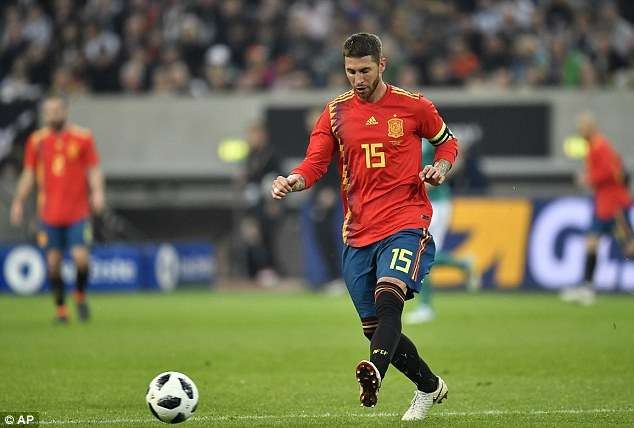 Sergio Ramos là đội trưởng của Tây Ban Nha tại World Cup 2018 và anh được đánh giá là một trong những trung vệ xuất sắc nhất thế giới. Trung vệ của Real Madrid là chốt chặn then chốt trước khung thành của Tây Ban Nha, phong độ của anh là yếu tố quyết định đối với hàng ngự của đội tuyển.