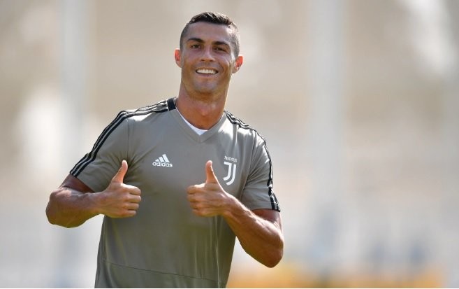  Chuyển nhượng bóng đá mới nhất từ Don Balon, Cristiano Ronaldo đã yêu cầu Juventus mang về Milinkovic-Savic về và tin rằng cầu thủ này đủ sức mang về chức vô địch cho "bà đầm già".