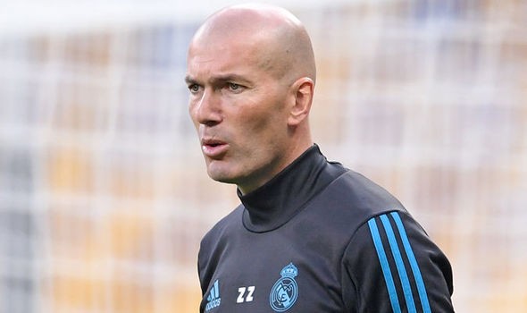  Chuyển nhượng bóng đá mới nhất từ The Sun, BLĐ MU đã tực tiếp liên hệ với Zidane để thay Mourinho và HLV người Pháp đã từ chối lời mời từ Juventus.