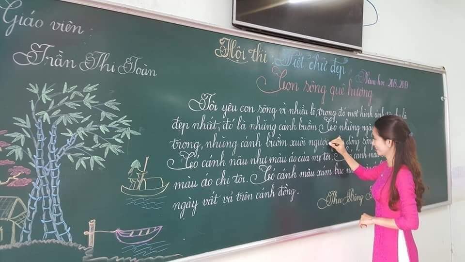 Chữ viết ngoài việc dùng làm thông điệp truyền tải thông tin còn biểu hiện ra trạng thái nội tâm của một người, do đó rèn chữ cũng như rèn người. Cũng vì vậy mà ngay từ khi mới ngồi trên ghế nhà trường các  giáo viên tiểu học đã rèn cho những học trò của mình cách viết chữ đẹp thông qua môn chính tả.