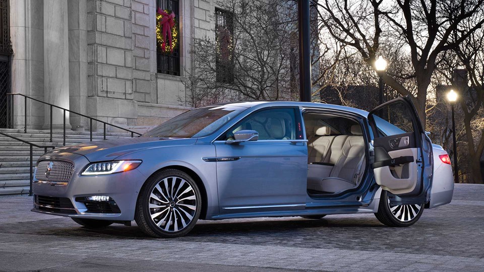 Lincoln Continental là một trong những mẫu xe biểu tượng gắn liền với chặng đường phát triển của hãng xe nước Mỹ. Để kỷ niệm sinh nhật lần thứ 80 của mẫu xe tên tuổi này, mẫu  xe Lincoln Continental 80th Anniversary Coach Door Edition bản giới hạn đã chính thức ra mắt..