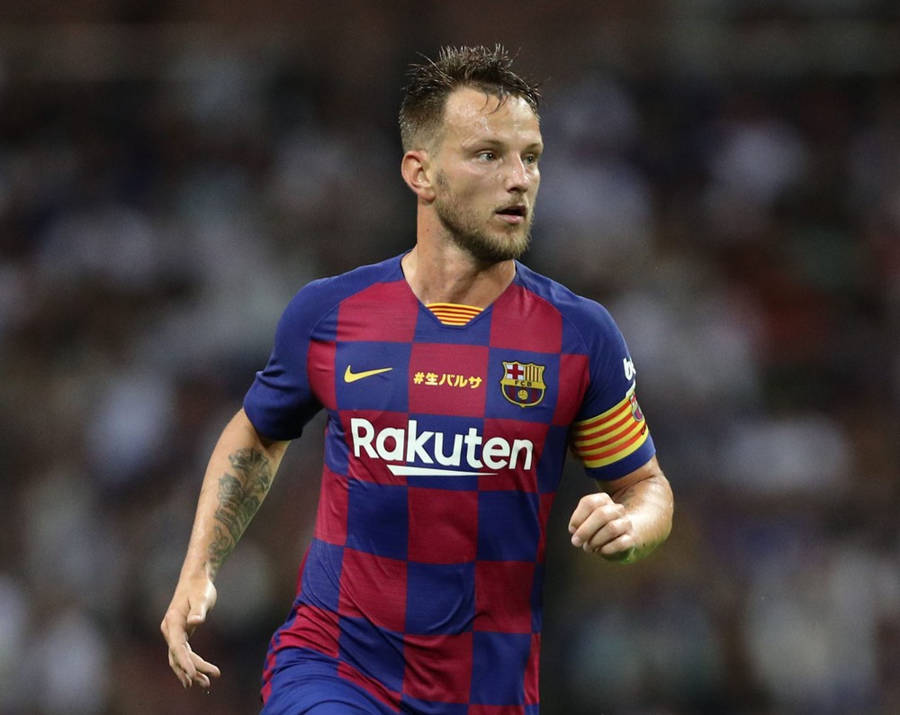  Chuyển nhượng bóng đá mới nhất từ Diario AS, Barca dự định sẽ chia tay Rakitic trong kỳ chuyển nhượng tháng Giêng này. Đây là thông tin cực kỳ quan trọng đối với MU, đội bóng từng đánh tiếng muốn chiêu mộ anh trong phiên chợ hè vừa qua.