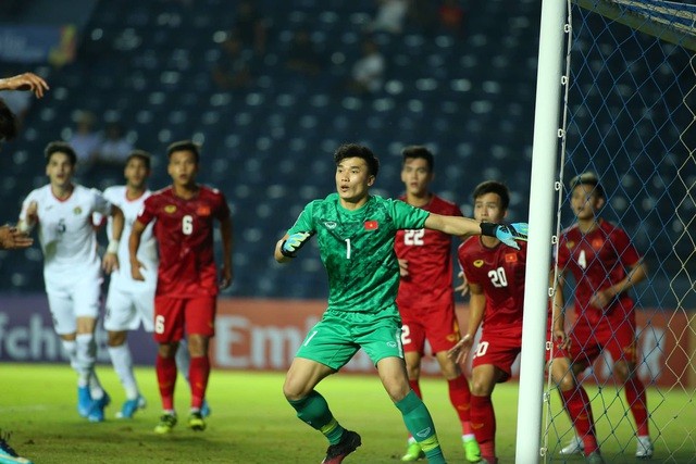 U23 Việt Nam vừa có trận hòa trước U23 Jordan, đây là trận hòa thứ 2 tại VCK U23 châu Á 2020. Không khí trận đấu vô cùng căng thẳng và nó được điểm xuyết bằng những pha cứu thua của thủ môn  Bùi Tiến Dũng.