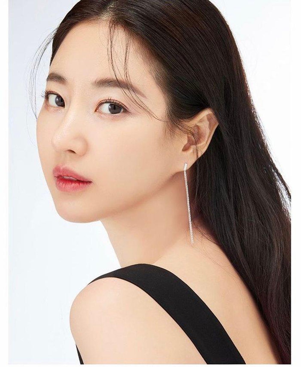 Kim Sa Rang được biết đến như  nữ thần không đến từ Hàn Quốc. Cô nàng này mới đây đăng tải trên trang Instagram cá nhân ngày 8/2 nhanh chóng nhận được sự quan tâm đông đảo của cư dân mạng.