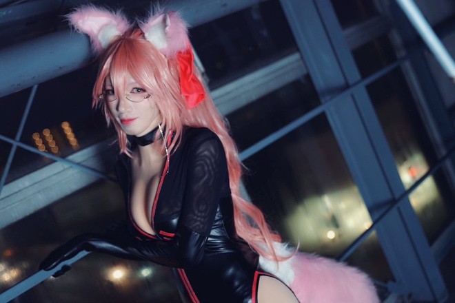 @Makina_Jeanne là một trong số những  cosplayer nổi tiếng bậc nhất Nhật Bản bởi vẻ ngoài quến rũ khi diện những bộ trang phục bó sát.