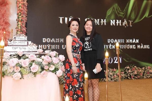 Một trong những thứ khiến người ta không khỏi ghen tị khi nhìn vào gia đình nhà bà  Phương Hằng đó là tình cảm mà cả hai vợ chồng dành cho các con.