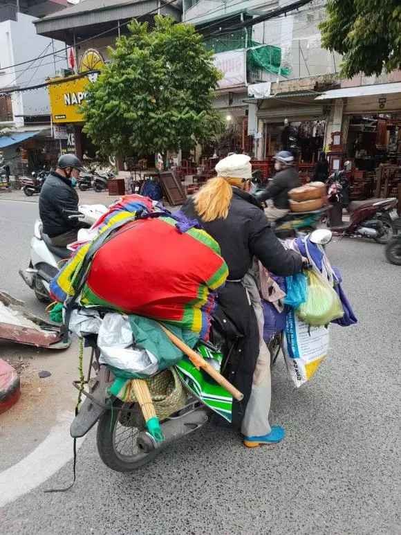 Mới đây trên mạng xã hội mọi người liên tục truyền tay nhau về hình ảnh mới nhất của " hot girl quỵt tiền" Bella.