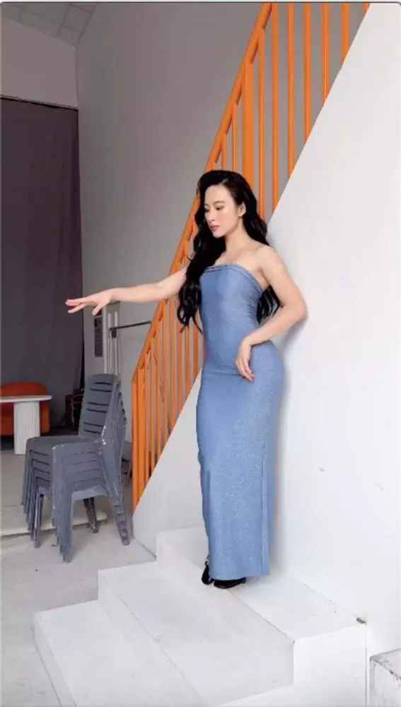 Sau thời gian "ở ẩn",  Angela Phương Trinh quay lại với showbiz với nhiều dự án. Không những thế, cô còn chăm chỉ đu trend trên mạng xã hội với những video có độ viral nhanh chóng.