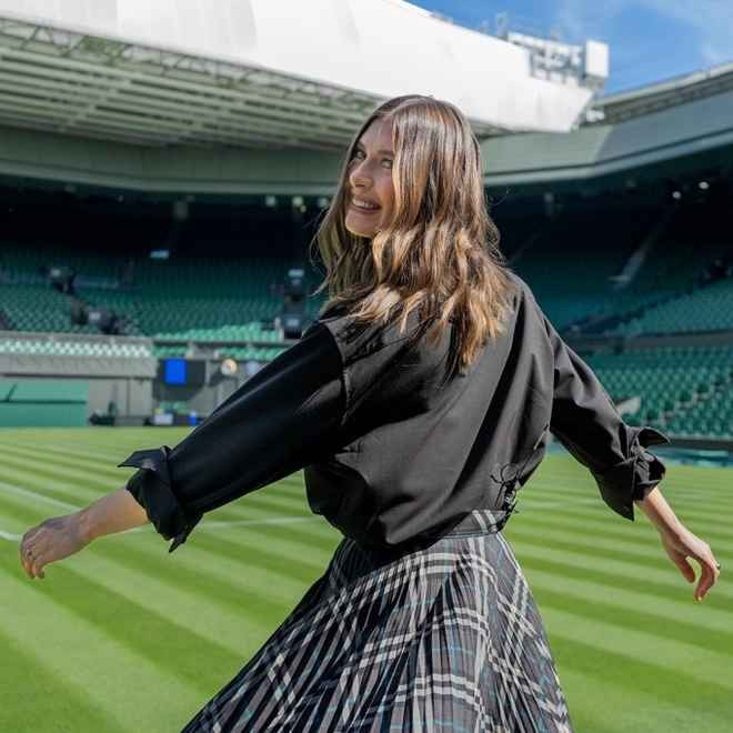 Mới đây, cựu tay vợt xinh đẹp Maria Sharapova bất ngờ tái xuất sân đấu trung tâm của giải tennis Wimbledon.