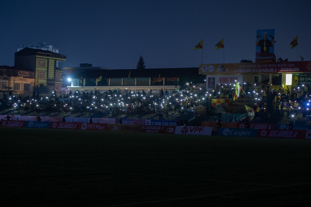 Đông Á Thanh Hóa có cuộc tiếp đón Becamex Bình Dương trong ngày ra quân V.League 2024/25. Tuy nhiên, trận đấu bị tạm hoãn sau sự cố hy hữu.