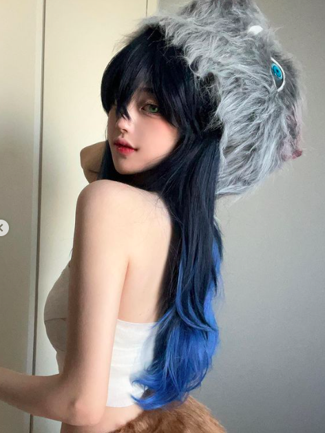 Hina Young là nữ coser xinh đẹp được fan săn đón, sở hữu hơn 1,4 triệu lượt theo dõi trên Instagram.