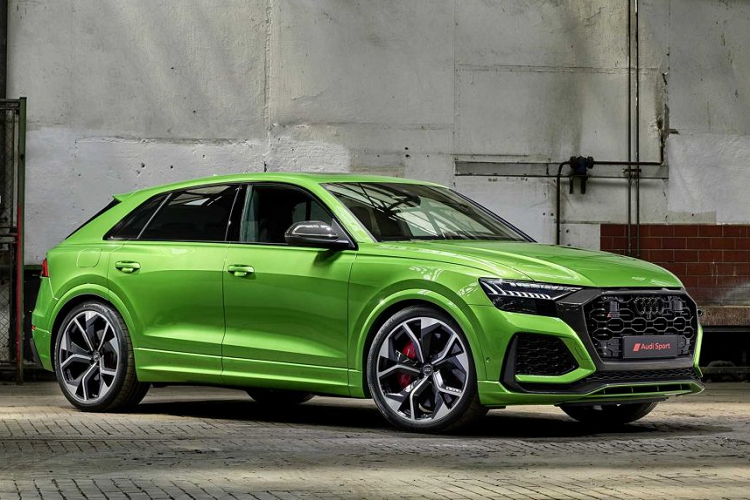  Audi RS Q8 2020 mới là chiếc SUV mạnh mẽ nhất và nhanh nhất của hãng xe sang Đức ở thời điểm hiện tại. Trong năm nay, Audi cũng đã ra mắt hai chiếc SUV khác với mác RS là RS Q3 và RS Q3 Sportback cách đây không lâu.