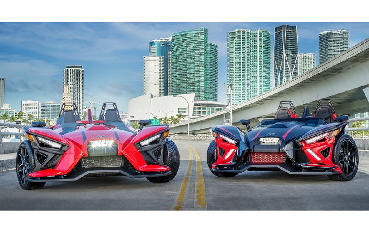 Dòng  xe 3 bánh Polaris Slingshot vừa được cập nhật thêm phiên bản mới mang tên Polaris Slingshot 2020. So với thế hệ cũ, Polaris Slingshot 2020 đã được thay đổi thiết kế bên ngoài lẫn nội thất bên trong.