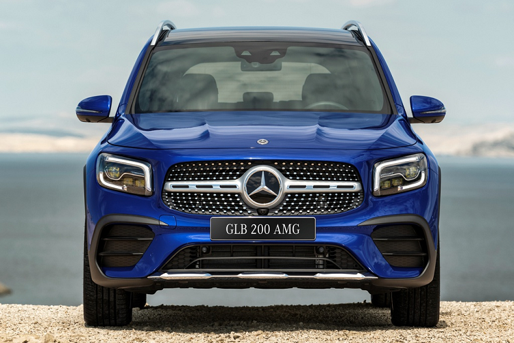 Sau 2 tháng chờ đợi,  Mercedes-Benz GLB 2020 mới đã chính thức được ra mắt thị trường Việt Nam. Mẫu xe này được xem là làn gió mới với cấu hình 7 chỗ ngồi ngồi và đồng thời cũng là mảnh ghép cuối cùng hoàn thiện danh mục sản phẩm của hãng xe Đức tại nước ta.