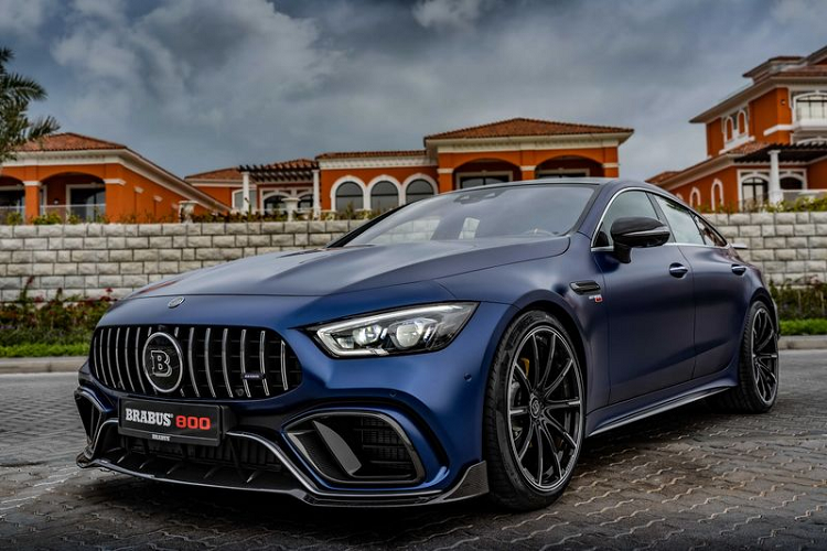 Brabus thực ra đã ra mắt dự án điều chỉnh  Mercedes-AMG GT 63 S 4-door mới vào mùa hè năm ngoái nhưng bây giờ chúng ta mới có nhiều hình ảnh chi tiết hơn của chiếc xe đặc biệt này.