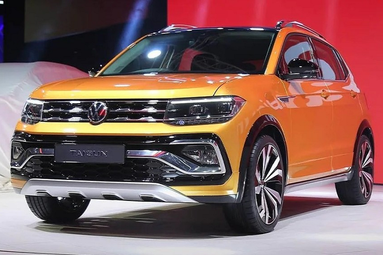  Volkswagen T-Cross 2022 mới là mẫu SUV đô thị đã lần đầu tiên trình làng vào hồi tháng 10/2018. Ngay từ thời điểm ra mắt, hãng Volkswagen đã khẳng định T-Cross là mẫu xe dành cho thị trường toàn cầu. Kể từ đó đến nay, mẫu SUV cỡ B này đã được phân phối tại nhiều thị trường trên thế giới, bao gồm cả Đông Nam Á như Singapore, Philippines và Indonesia.