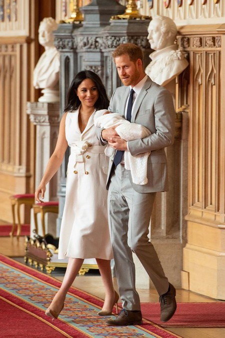 Cặp đôi hoàng gia  hoàng tử Harry và công nương Meghan công bố tên của con trai đầu lòng chào đời ngày 6/5 là Archie Harrison Mountbatten-Windsor. Sự việc này đã nhận được sự quan tâm lớn của người dân Anh cũng như dư luận thế giới.