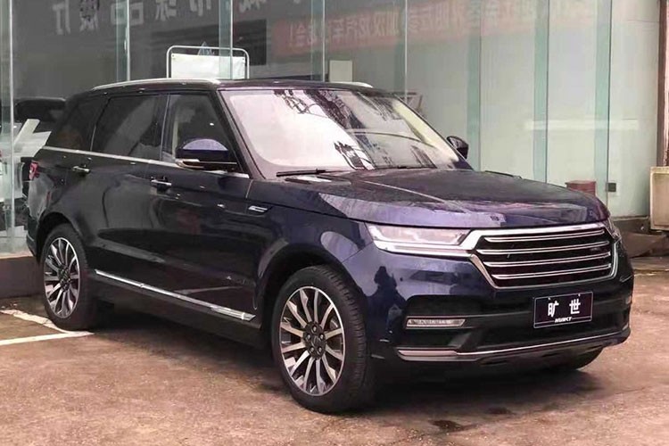 Cách đây vài tháng, mẫu SUV Hunkt Canticie 2019 chính thức lộ diện, đây là mẫu  xe nhái Range Rover giống nhất của Trung Quốc tính tới thời điểm hiện tại. Mới đây, mẫu xe này xuất hiện thêm nhiều hình ảnh chi tiết hơn cùng giá bán của nó tại các đại lý nội địa ở Trung Quốc.