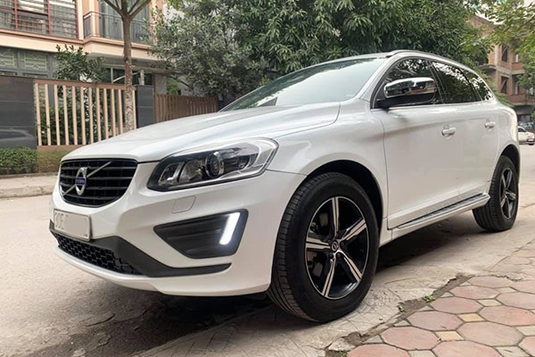 Những chiếc  Volvo XC60 thế hệ mới tại Việt Nam không phải thuộc dạng "hàng hiếm", nhưng đối với những chiếc XC60 thế hệ cũ như xe đời 2016 đang rao bán với giá 1,5 tỷ đồng trên sàn xe cũ rất hiếm gặp. Nếu với xe thế hệ mới, giá bán lại của xe cũ có thể cao hơn tới 1 tỷ đồng so với mẫu xe thế hệ cũ.