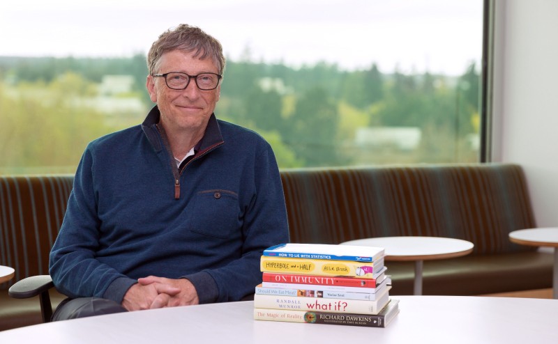  Tỷ phú Bill Gates thường đọc sách khoảng 1 giờ trước khi đi ngủ. Đây là bí quyết giải tỏa căng thẳng của người từng nhiều năm giữ ngôi giàu nhất hành tinh.