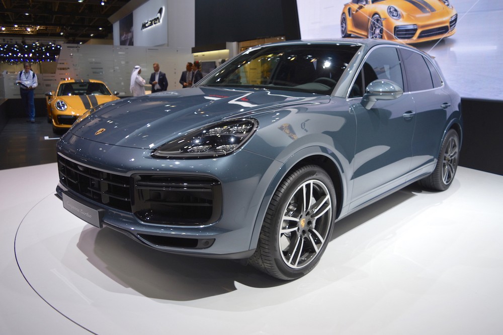 Sau khi ra mắt thế giới tại IAA 2017, mẫu  xe sang Porsche Cayenne Turbo năm 2018 hiện đã góp mặt tại Triển lãm ôtô Dubai năm 2017 dành cho các khách hàng tại Trung Đông. Khách hàng sẽ nhận được xe vào đầu năm 2018, đi kèm với giá bán lẻ tại đây khởi điểm từ 554.300 AED (khoảng 3,424 tỷ đồng).