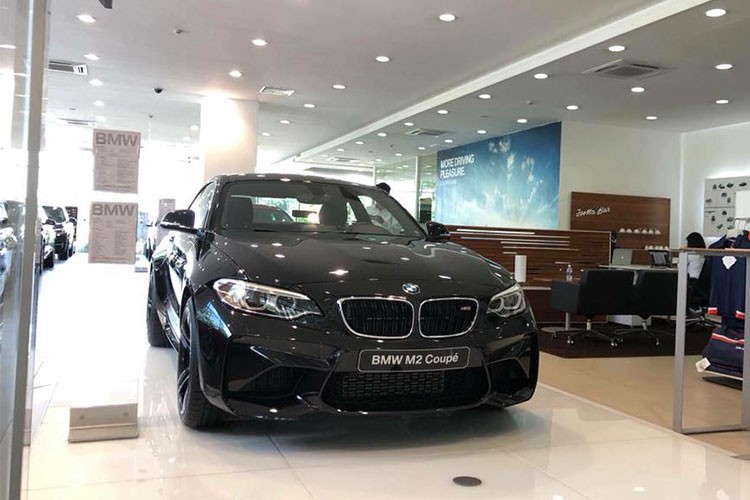 Chiếc  BMW M2 Coupe mới này là dòng xe thể thao cỡ nhỏ mới của hãng xe đình đám tại Đức. Đây là phiên bản kế thừa của "người anh em" 1 Series M Coupe đã ngừng sản xuất, do chỉ bán được 6.309 chiếc trên toàn cầu. So với 1 Series M Coupe, BMW M2 có kích thước lớn hơn.