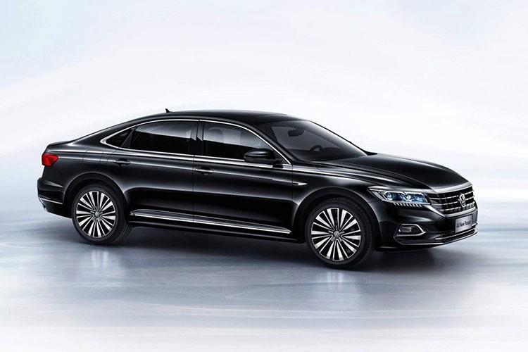 Volkswagen vừa giới thiệu mẫu sedan cỡ D Passat 2019 tại thị trường Trung Quốc. Lý do cho việc Trung Quốc được ưu tiên vì đây là một trong những thị trường lớn nhất của hãng xe Đức. Mẫu  xe sedan Volkswagen Passat 2019 là thế hệ hoàn toàn mới với nhiều thay đổi lột xác, không phải phiên bản nâng cấp giữa vòng đời.