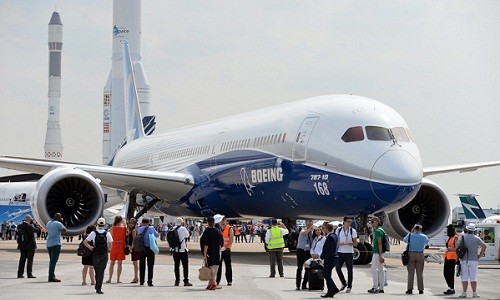 Triển lãm về kỹ nghệ hàng không và vũ trụ -  Paris Air Show 2017 khai mạc từ ngày 19/6 nhưng đến 20/6 mới có nhiều hoạt động chính thức.