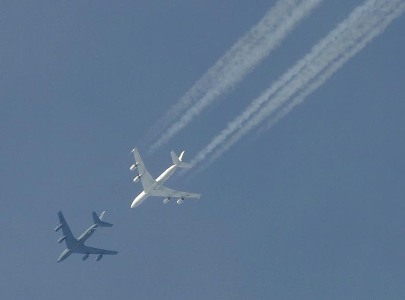 Theo The Aviationist, vào hôm 16/11, người dân thành phố Denver ở bang Colorado đều cảm thấy bất an khi một chiếc máy bay bay ở tầm thấp lòng vòng ngay phía trên thành phố trong hàng giờ liền. Nguồn ảnh: Defensetech.