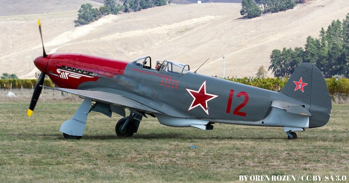 Chuyến bay thử nghiệm đầu tiên của chiếc  tiêm kích Yak-3 là vào tháng 4/1941, nghĩa là trước khi chiến tranh thế giới thứ hai được nổ ra, tuy nhiên phải mãi đến tận những năm 1944 chiếc máy bay này mới được đưa vào sản xuất hàng loạt. Nguồn ảnh: CCBY.