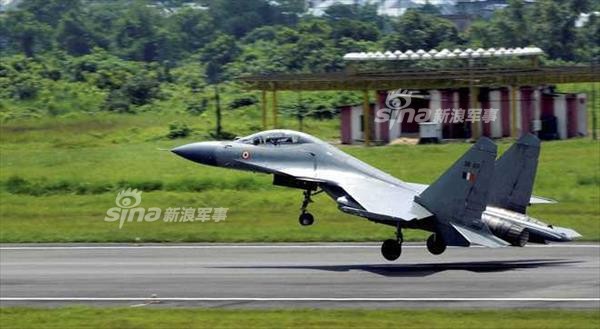 Vị trí chiếc  máy bay Su-30MKI Ấn Độ gặp nạn cách Thành phố Tezpur của nước này khoảng 20 km về hướng Bắc, cách biên giới Trung Quốc-Ấn Độ khoảng 80 km về hướng Nam. Vụ việc xảy ra vào hôm 23/5 vừa rồi và đến ngày 26/5 phía Ấn Độ mới xác định được vị trí chính xác của chiếc Su-30MKI xấu số. Nguồn ảnh: Sina.